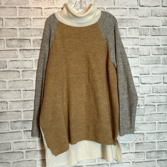 Lane Bryant sweater size 22/24 neutral colors, color block turtleneck - Picture 1 of 5